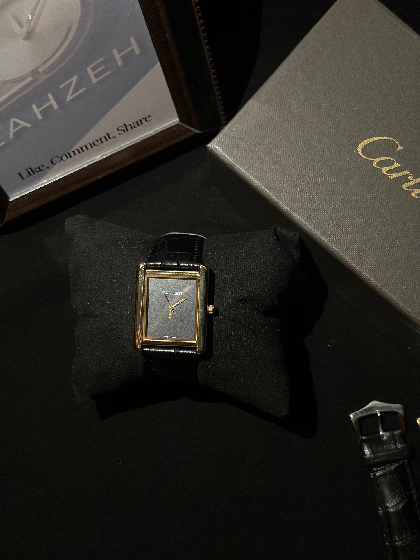 Cartier Tank Minimalistic Marker-Less Gold