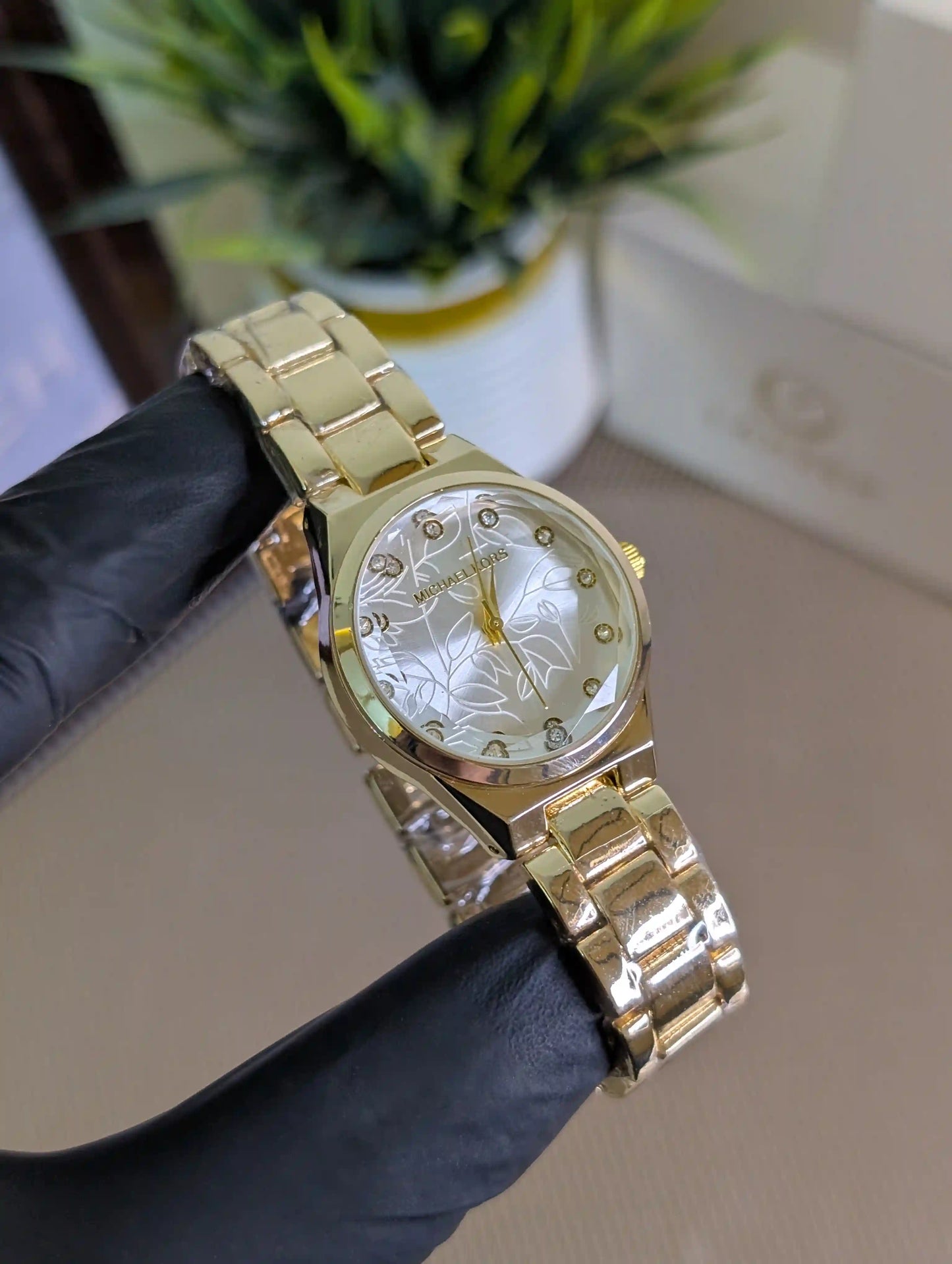 Micha-el Ko-rs Round Dial Gold