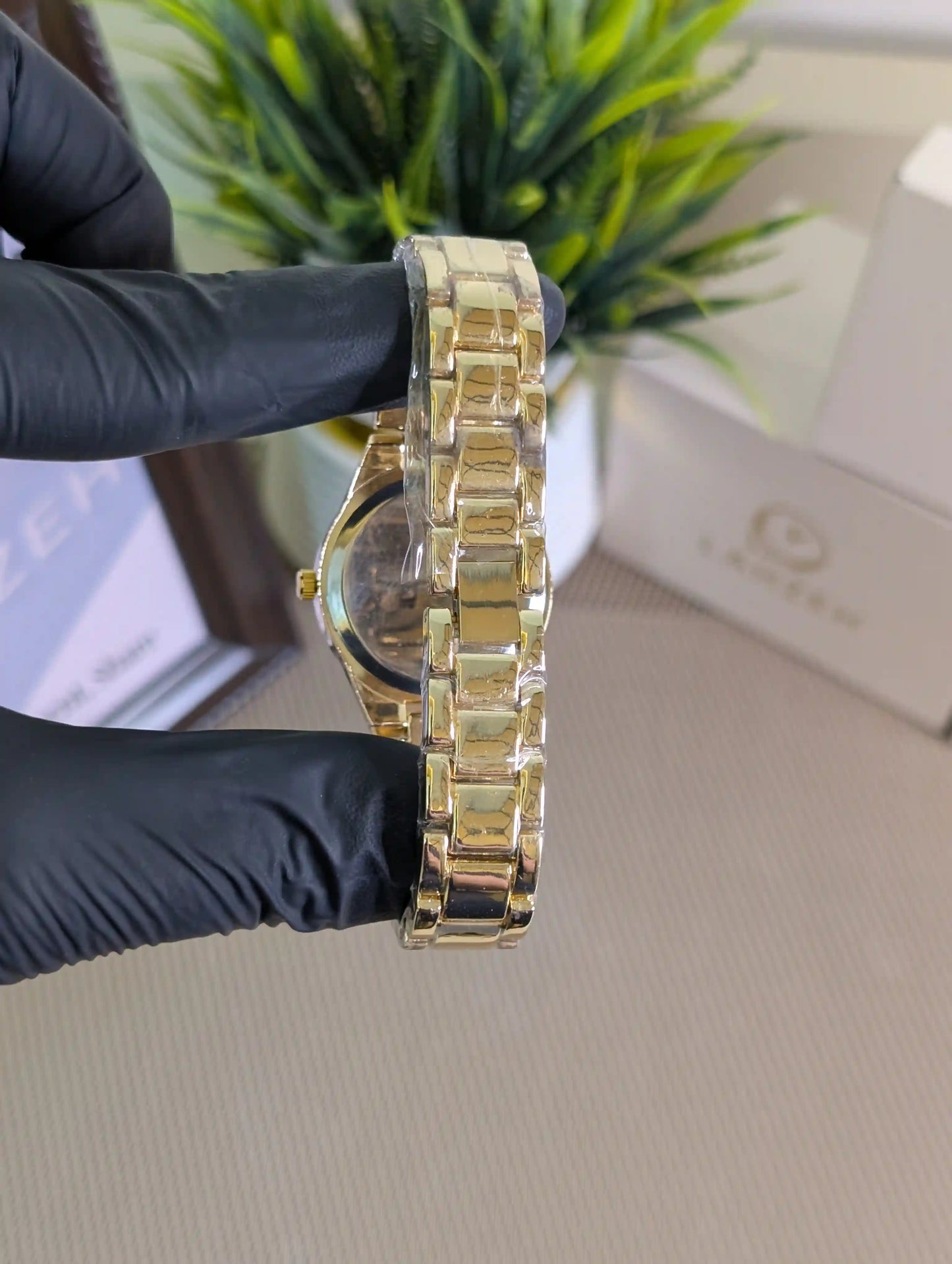Micha-el Ko-rs Round Dial Gold