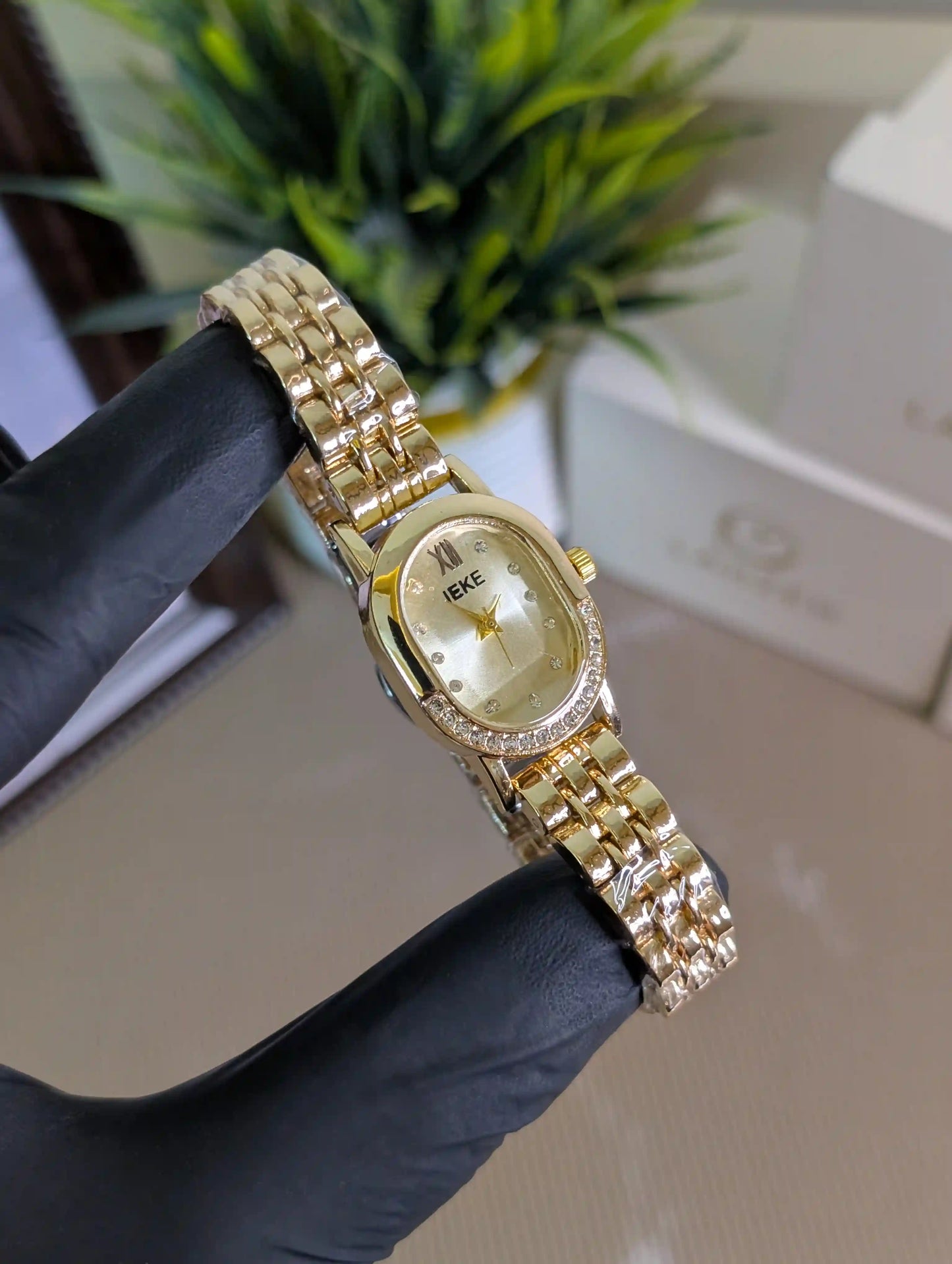 Ieke Oval Gold