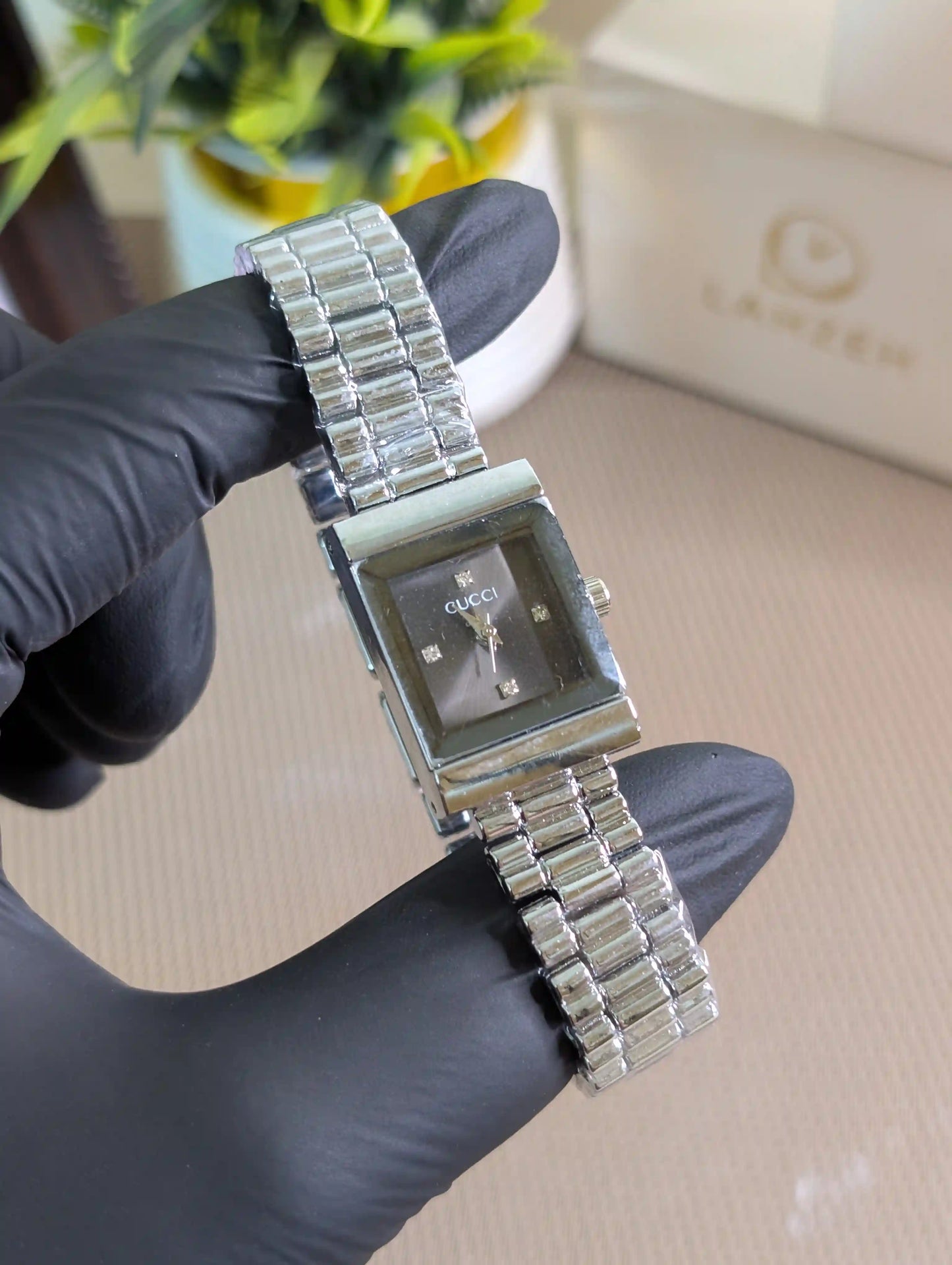 Gu-ci (Gold/Silver)