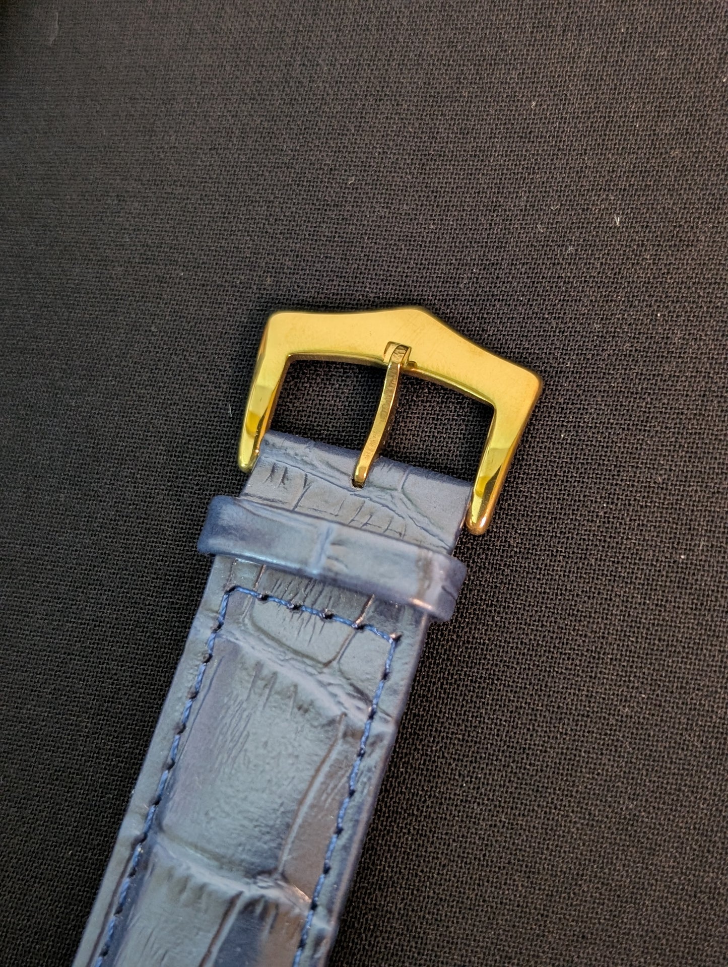Cart-ier Tank Minimalistic Marker-Less Gold